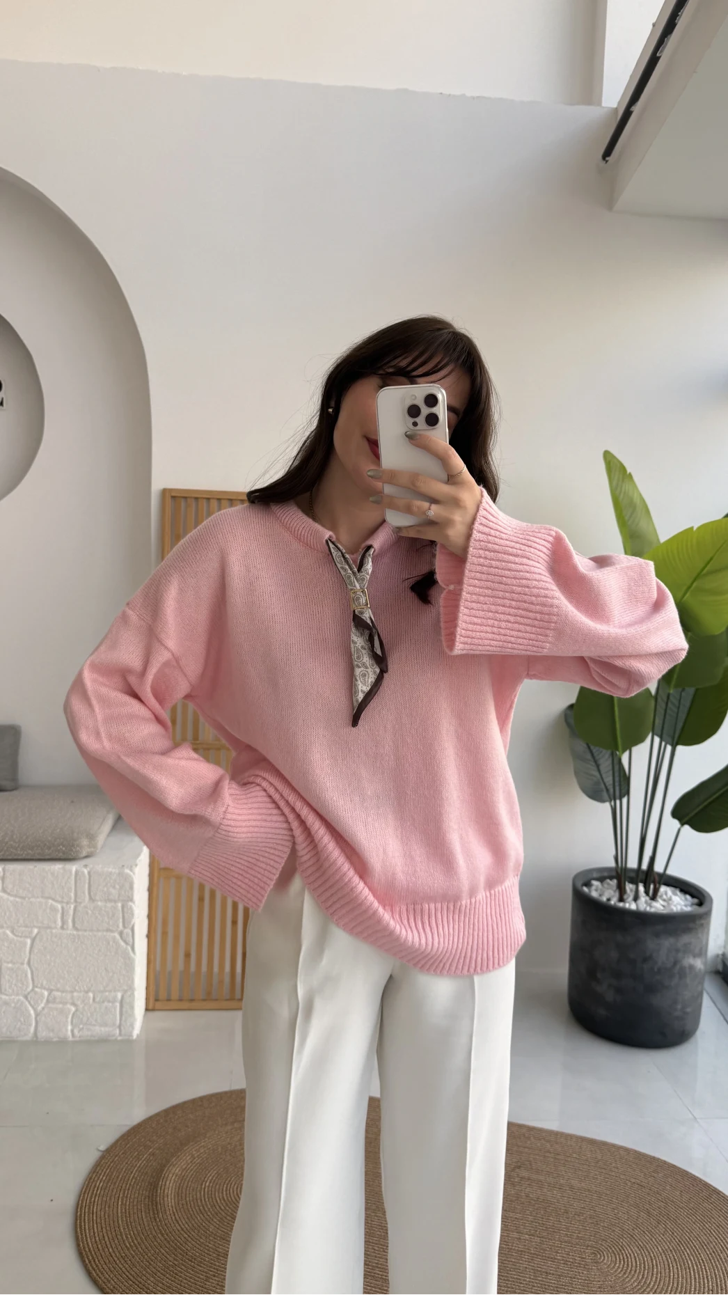 Hilary Yakası Aksesuar Detaylı Fular Bağlamalı Kazak - Pembe