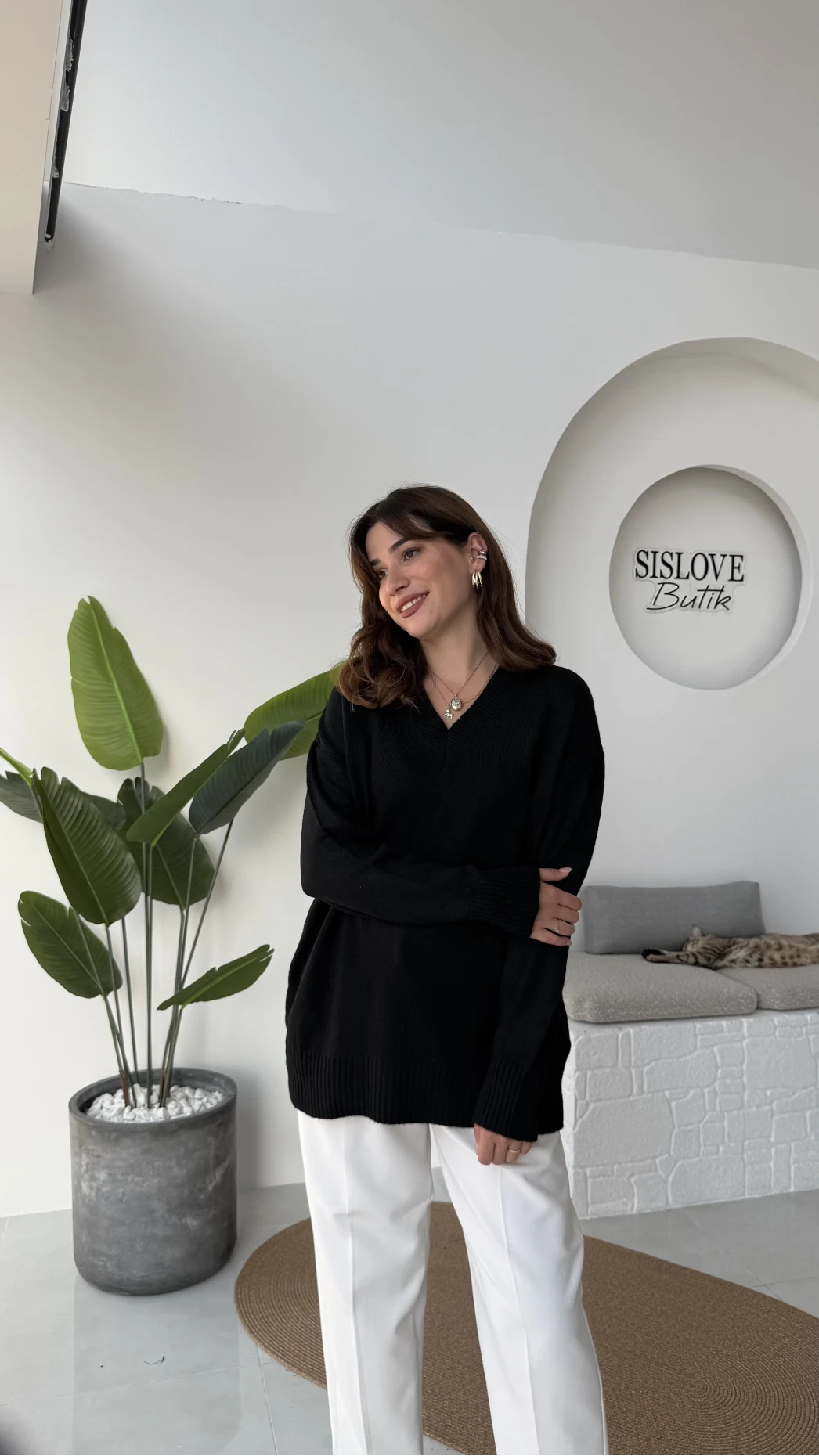 İsabella V Yaka Kazak - Siyah