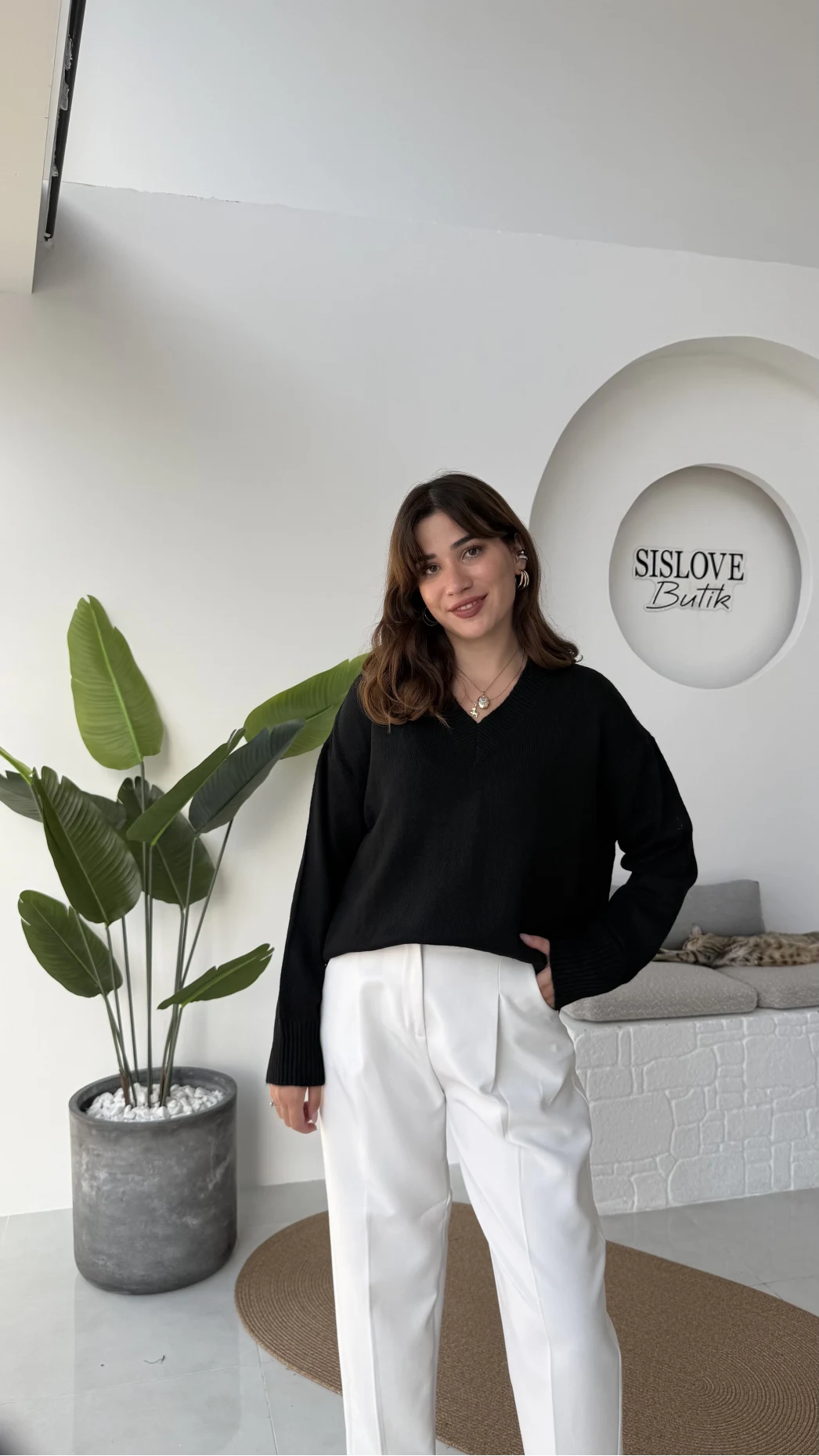 İsabella V Yaka Kazak - Siyah