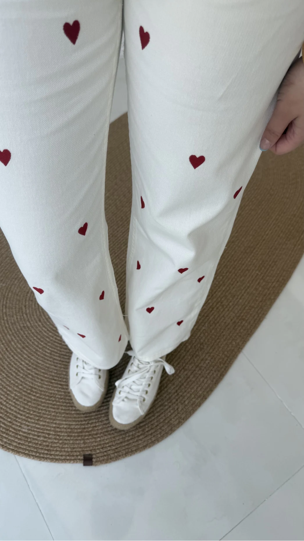 Kalpli Bağcıklı Kot Pantolon Krem