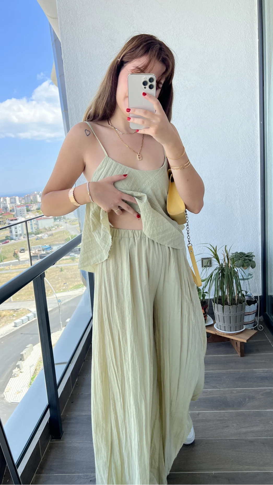 Kırışık Kumaş Mint Yeşili Askılı Pantolon Takım