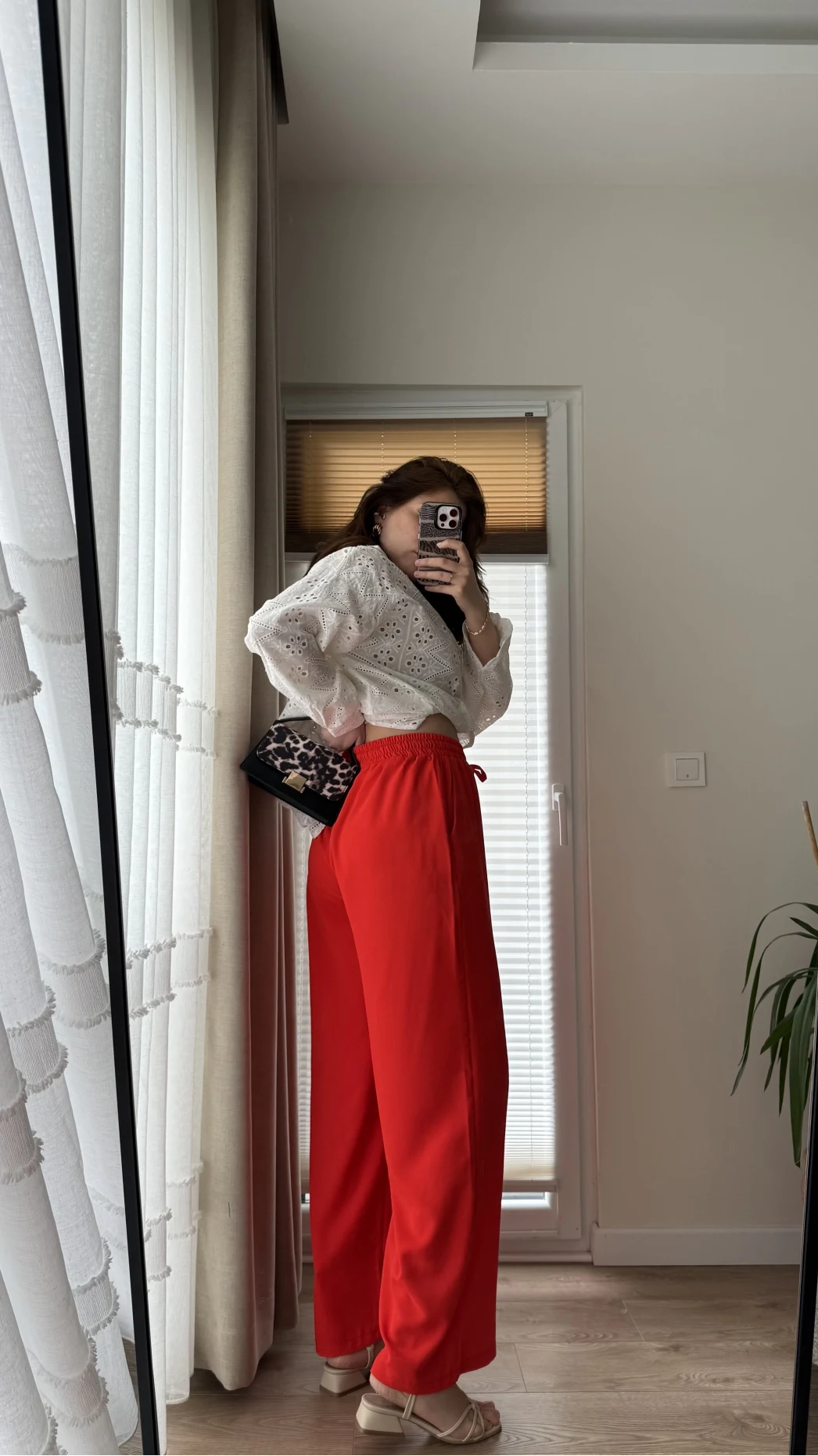 Kırmızı Tensel Pantolon