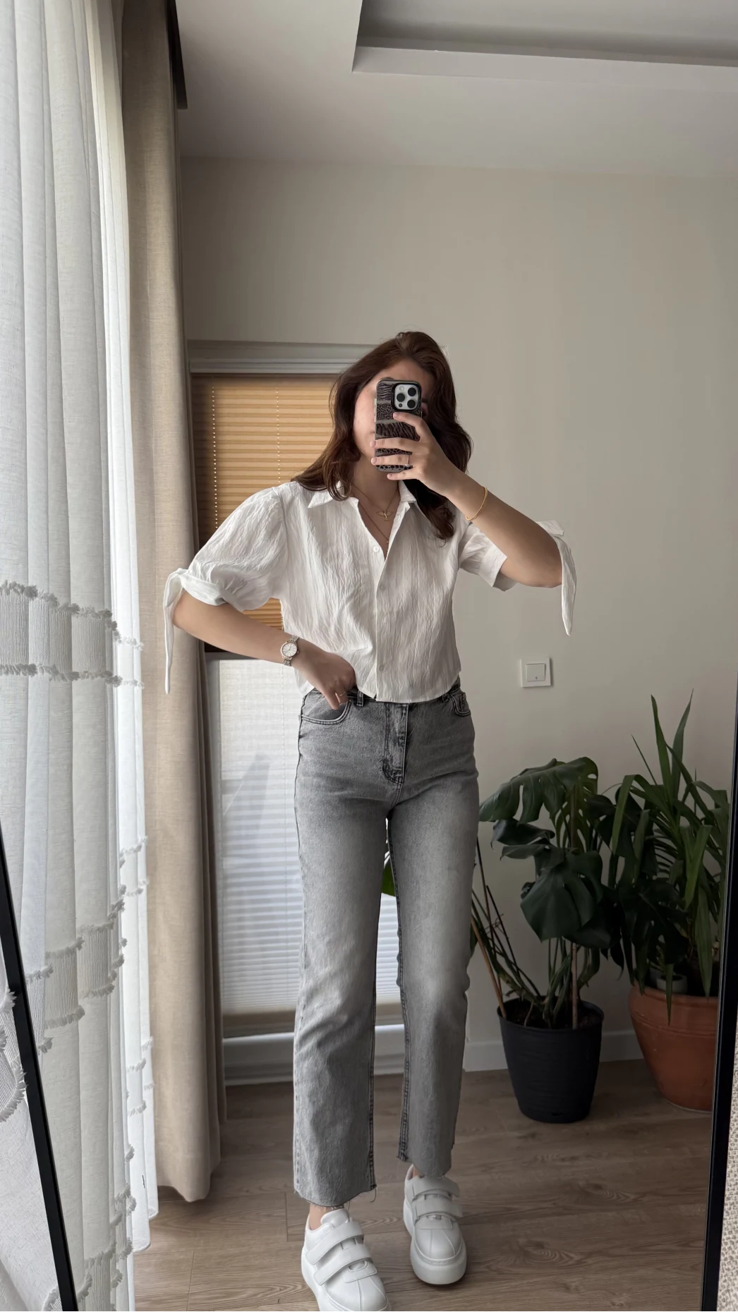 Kolları Bağlama Detay Gömlek Beyaz