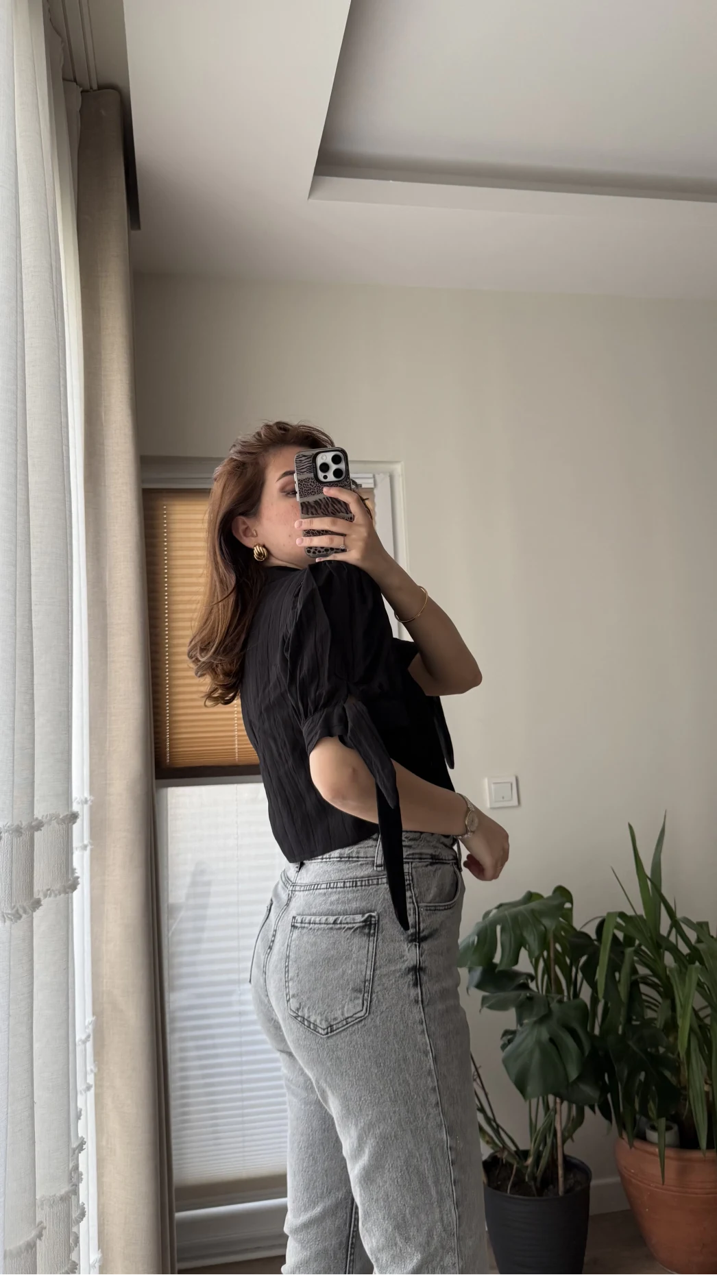 Kolları Bağlama Detay Gömlek Siyah