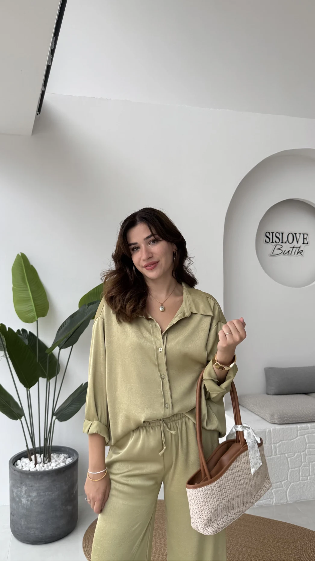 Lida Saten Gömlek Pantolon Takım - Yağ Yeşili - Kod: 6022