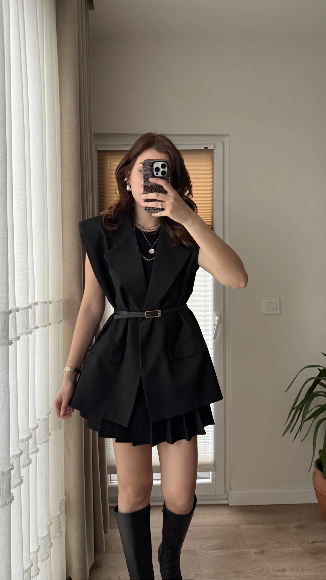 Line Kemerli Vatkalı Yelek Siyah