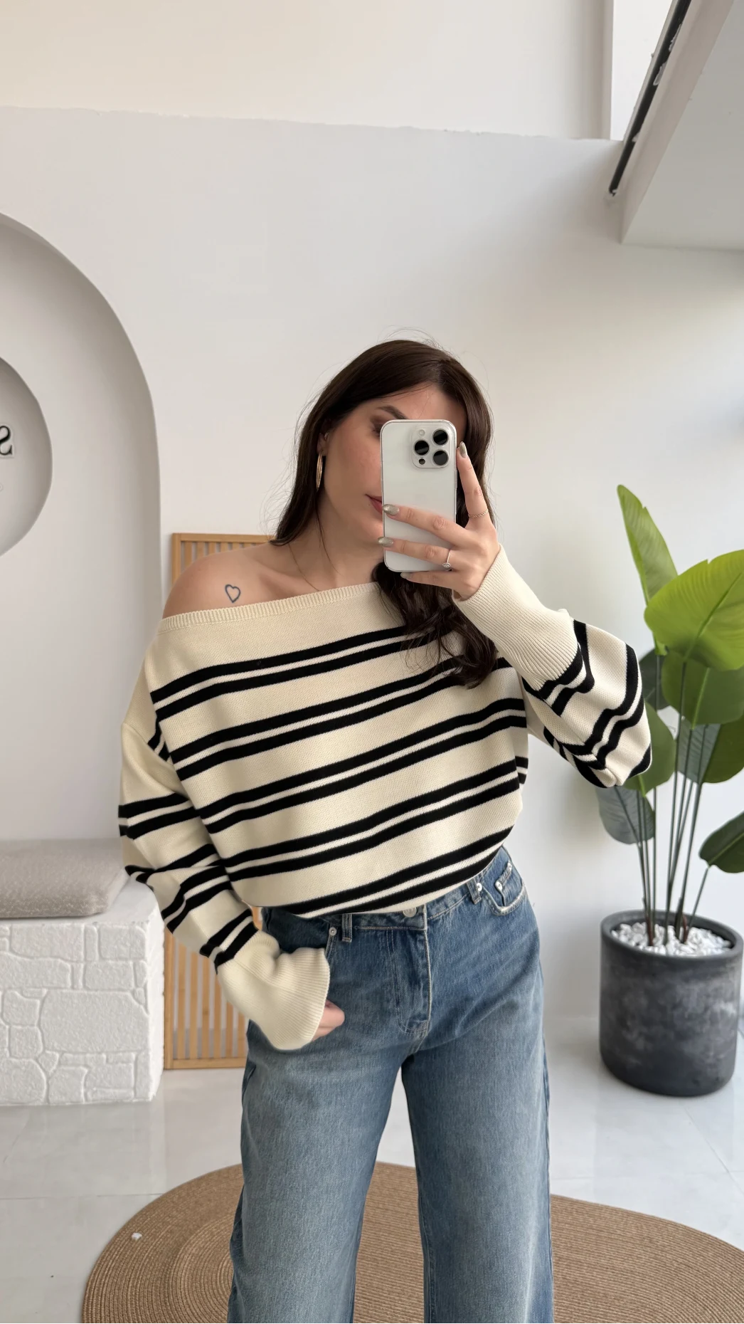 Liora Kayık Yaka Çizgili Kazak - Ekru