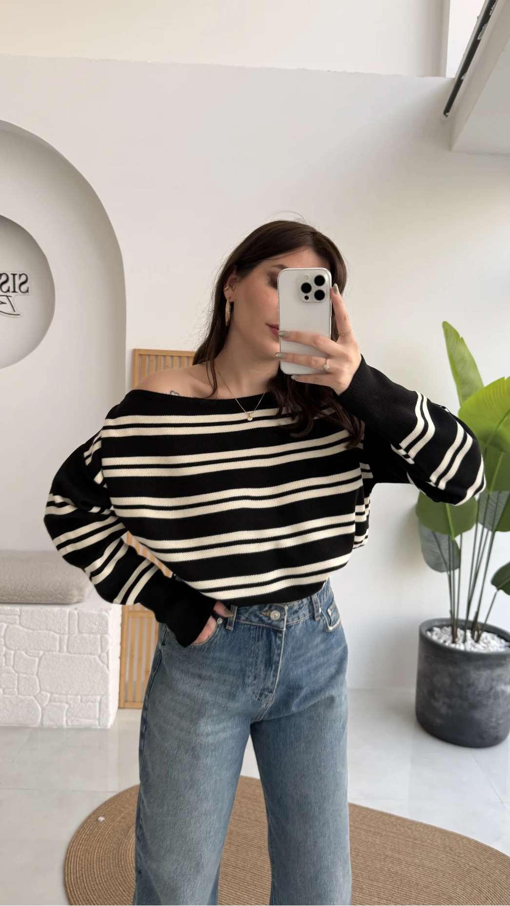 Liora Kayık Yaka Çizgili Kazak - Siyah