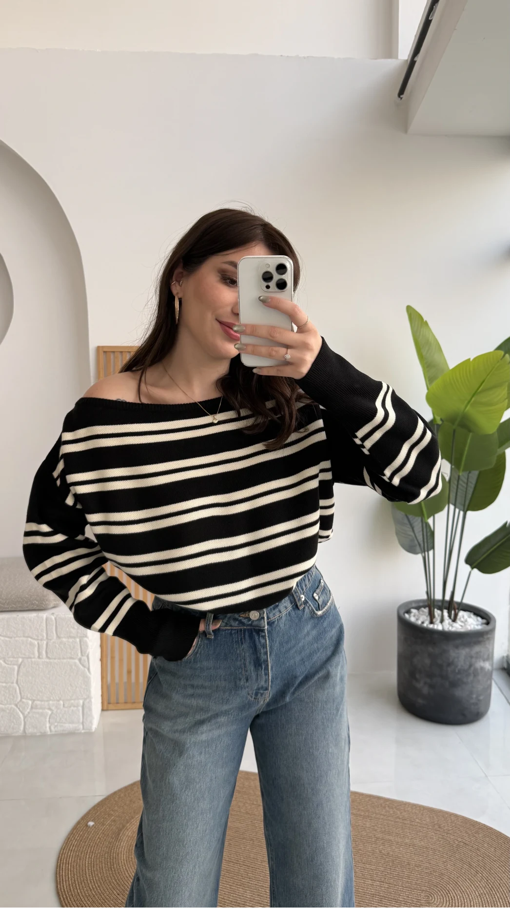 Liora Kayık Yaka Çizgili Kazak - Siyah