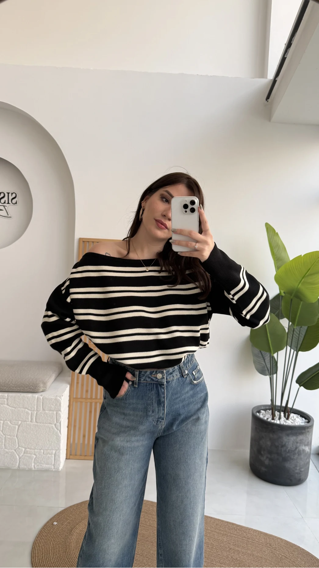 Liora Kayık Yaka Çizgili Kazak - Siyah