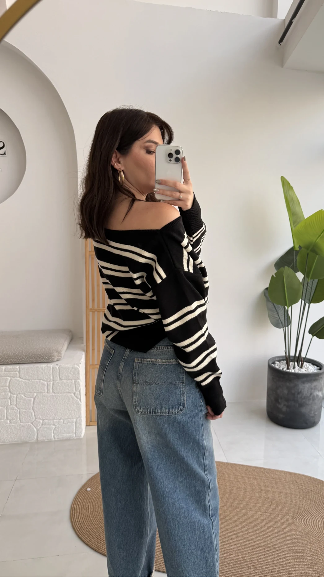 Liora Kayık Yaka Çizgili Kazak - Siyah