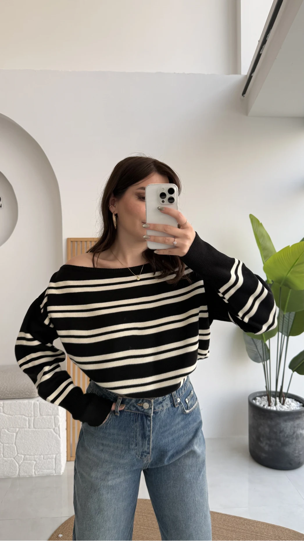 Liora Kayık Yaka Çizgili Kazak - Siyah