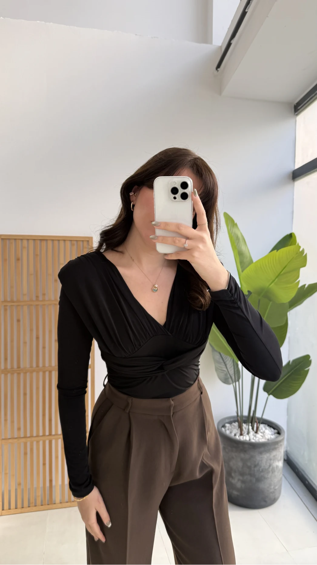 Lydia Vatkalı Önden Büzgülü Bluz - Siyah