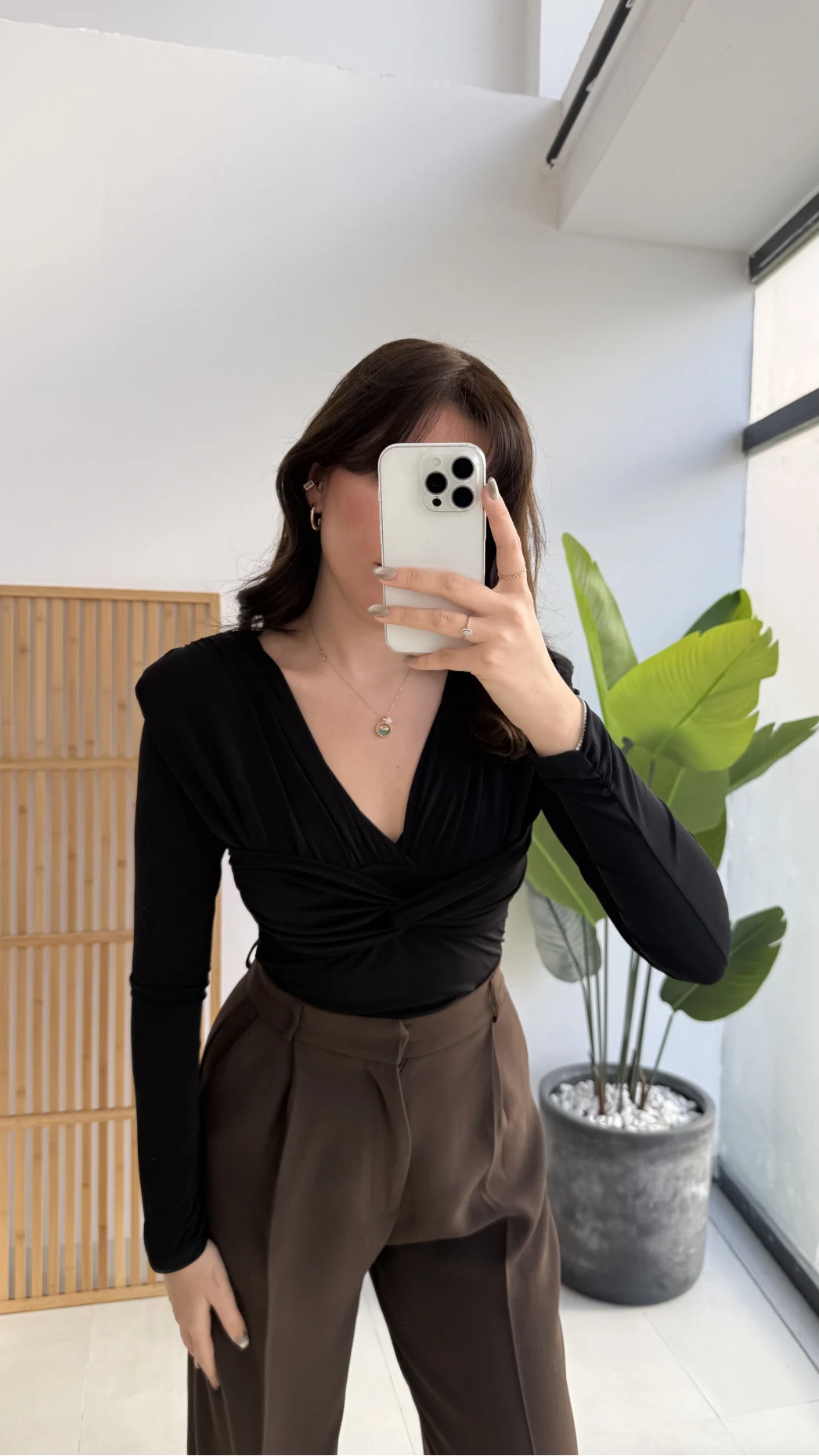 Lydia Vatkalı Önden Büzgülü Bluz - Siyah