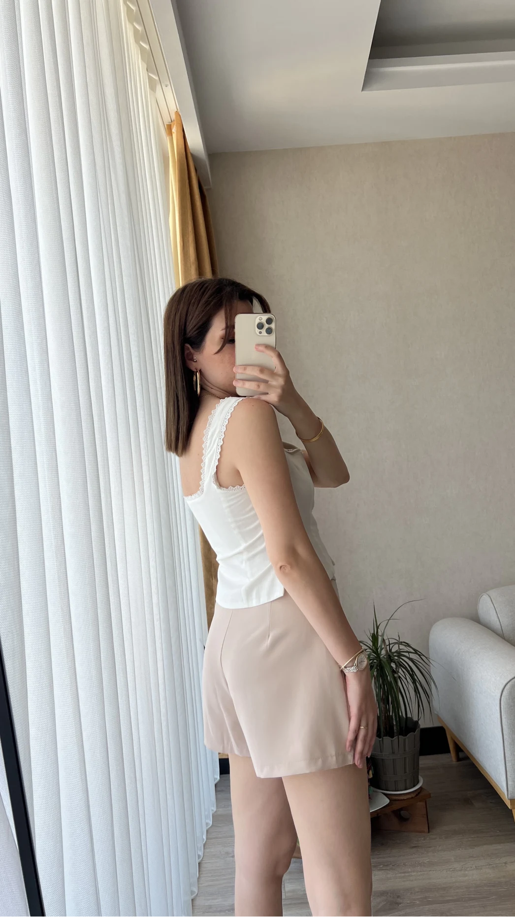 Madam Beyaz Nakışlı Bluz