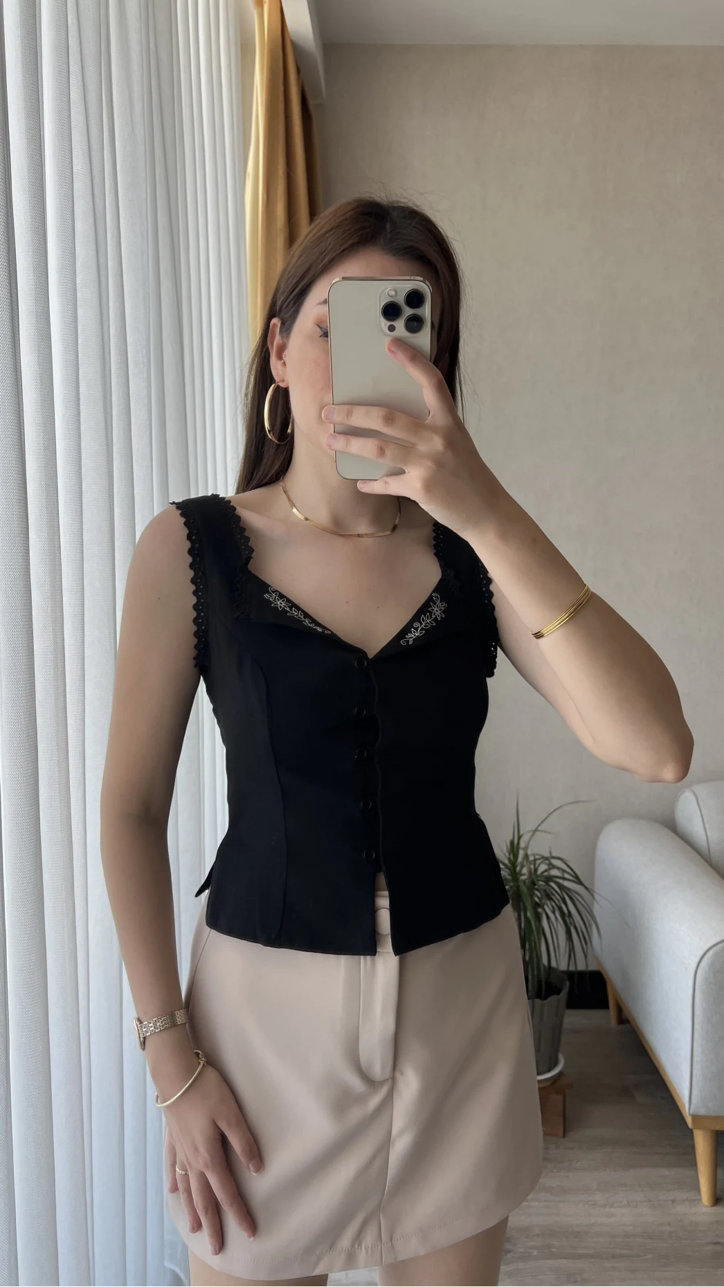 Madam Siyah Nakışlı Bluz