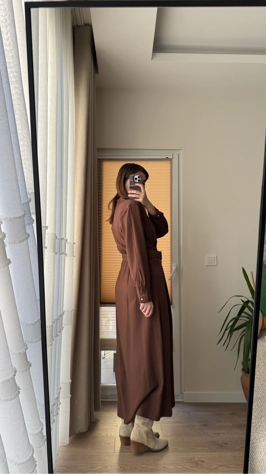 Matilda Kahverengi Kuşaklı Taşlı Elbise