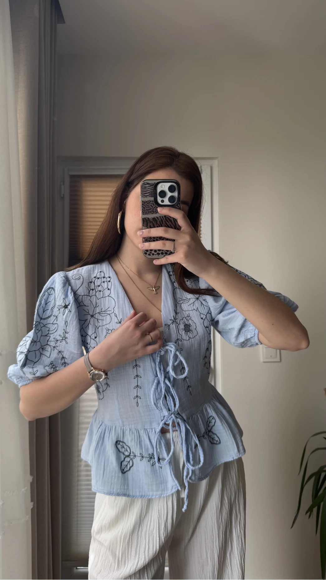 Mavi Nakışlı Bağlamalı Gömlek