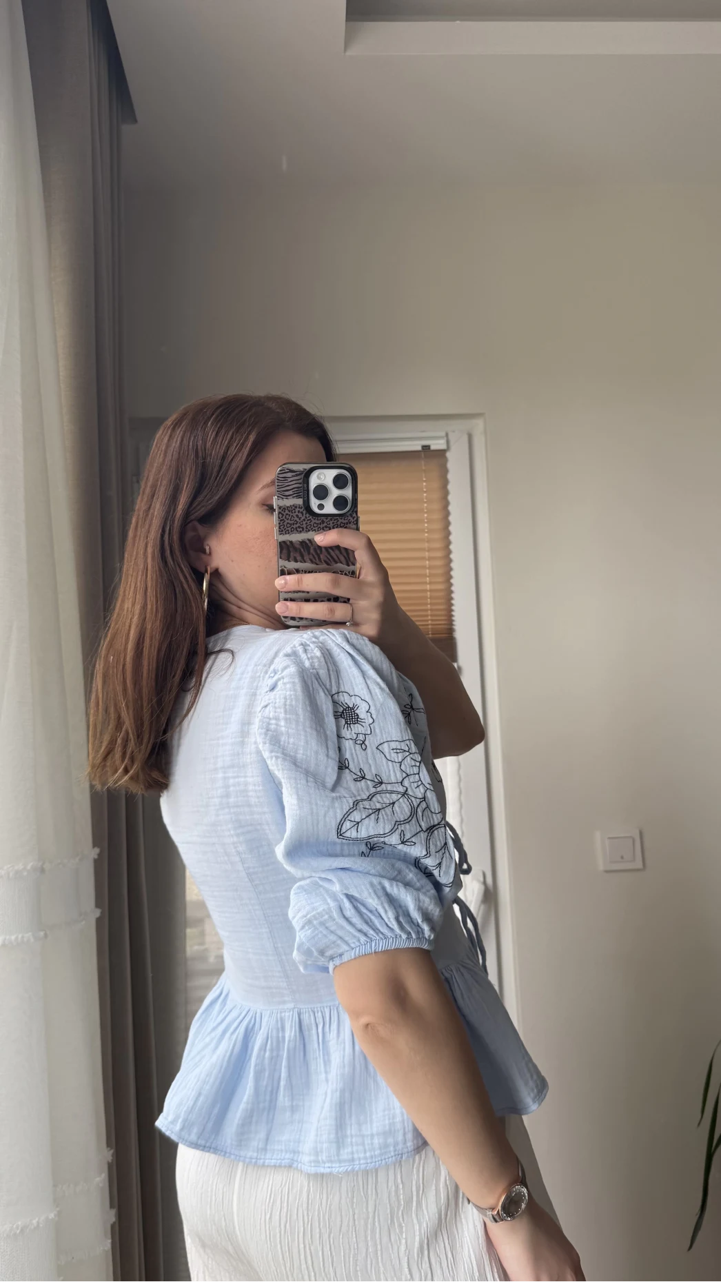 Mavi Nakışlı Bağlamalı Gömlek