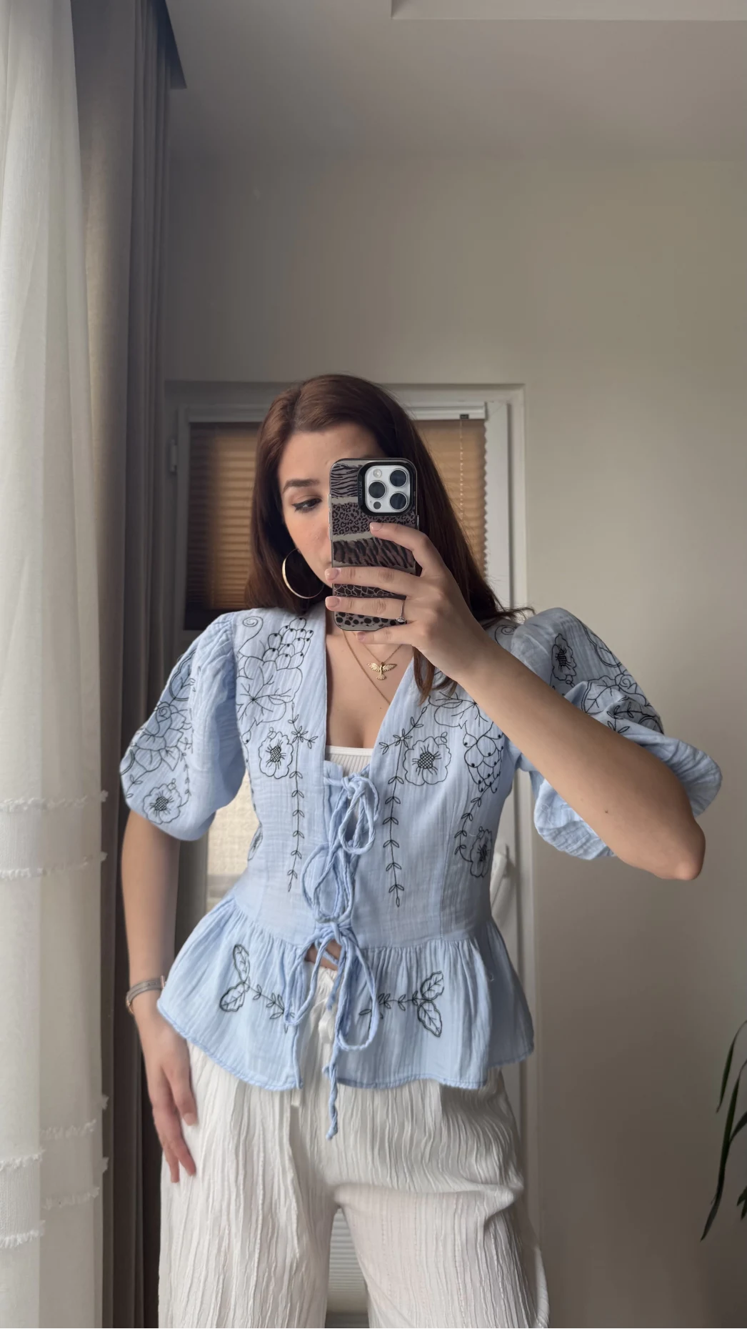 Mavi Nakışlı Bağlamalı Gömlek