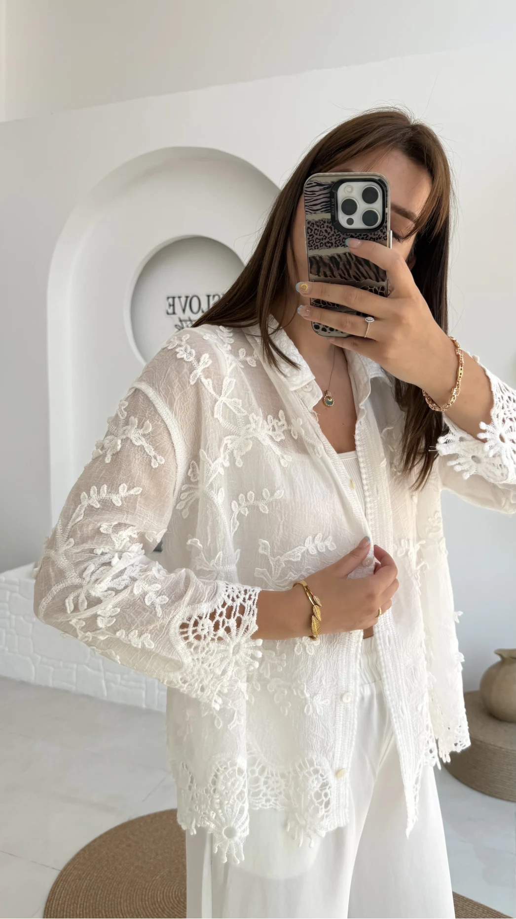 Maylo Beyaz Dantel Detay Gömlek