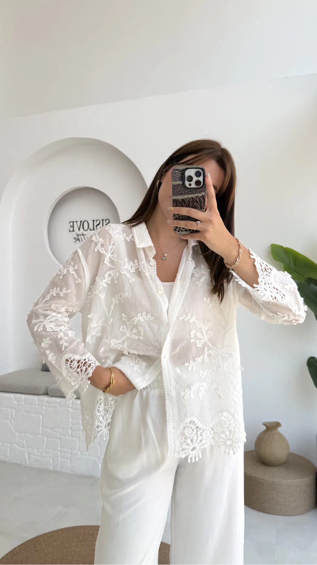 Maylo Beyaz Dantel Detay Gömlek