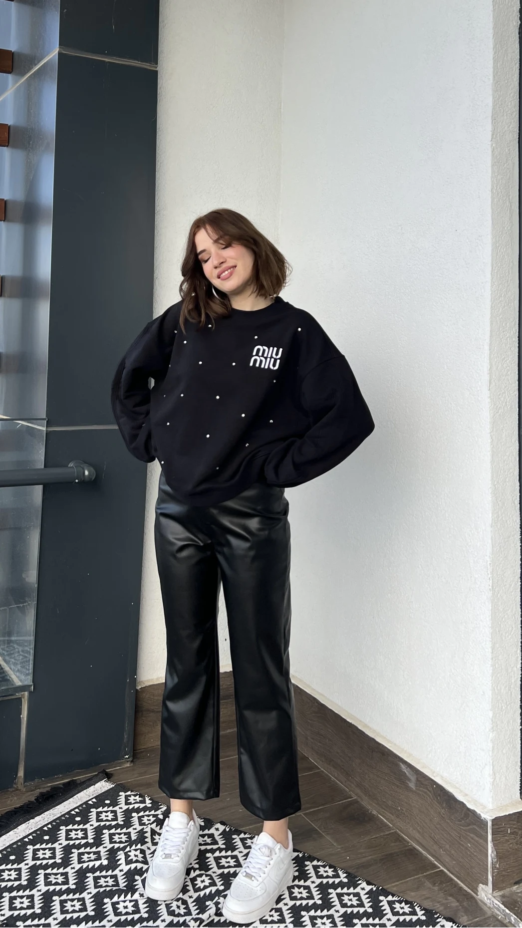 Mi u Siyah Sweat