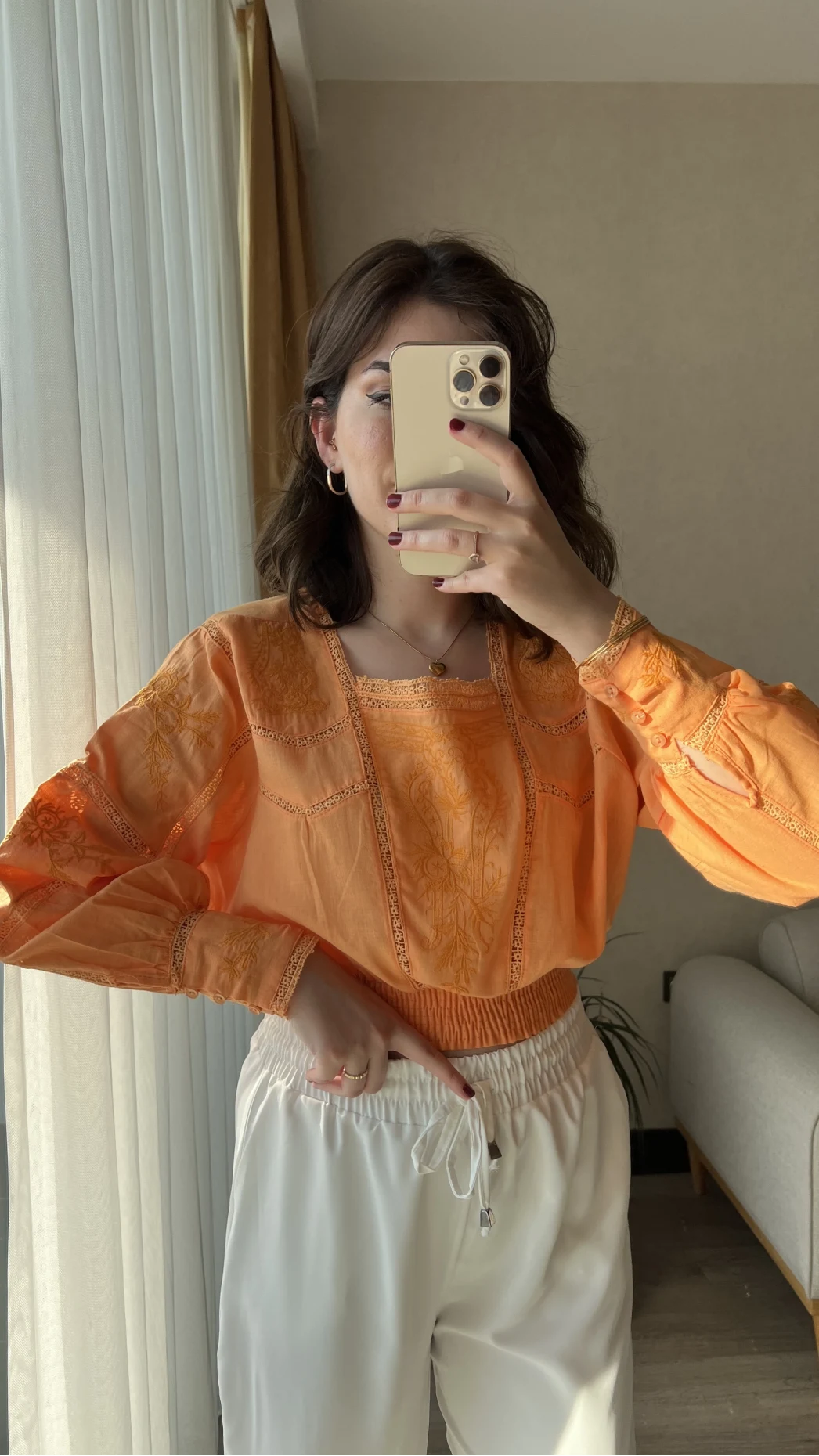 Misty Sırt Detay Nakışlı Gömlek