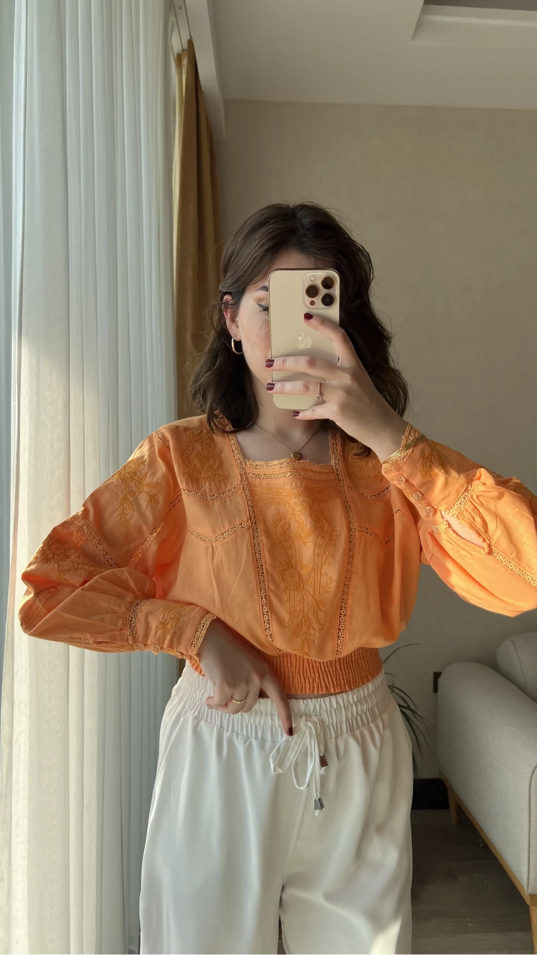 Misty Sırt Detay Nakışlı Gömlek