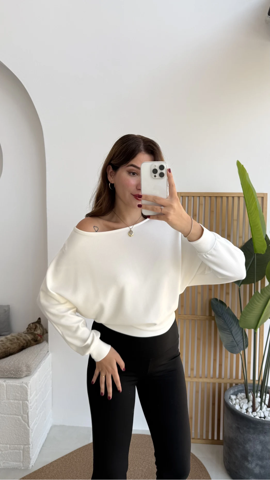Moira Kayık Yaka Yarasa Kol Bluz - Beyaz