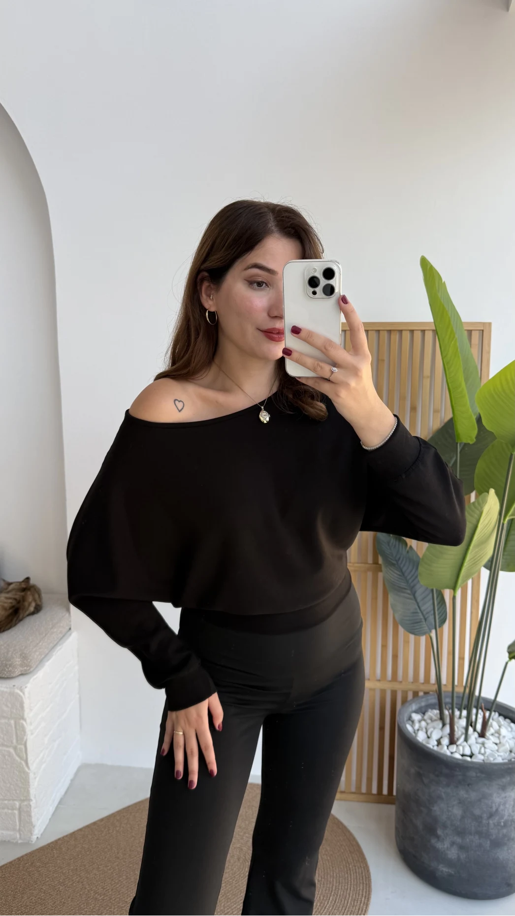 Moira Kayık Yaka Yarasa Kol Bluz - Siyah