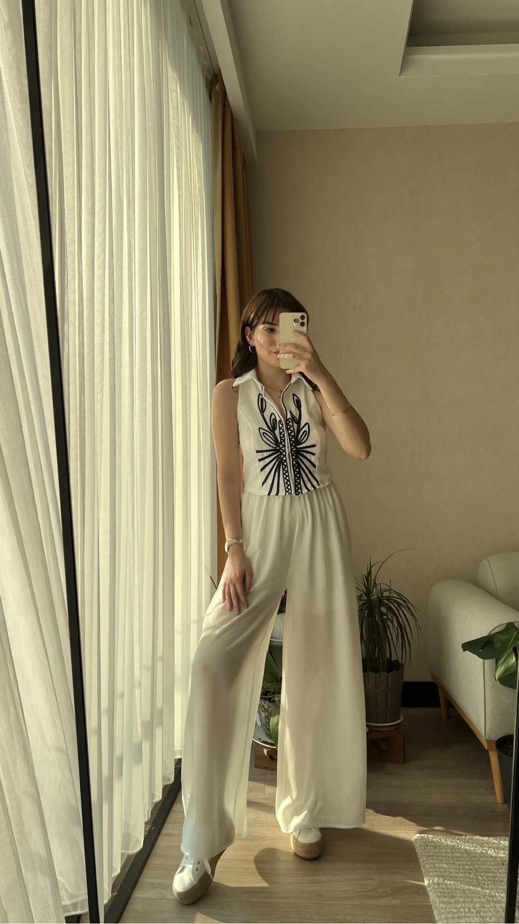 Nakışlı Beyaz Yelek