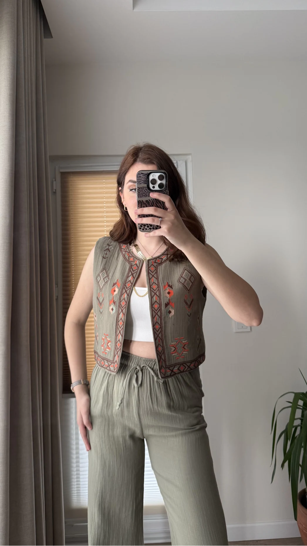 Nakışlı Haki Yelek