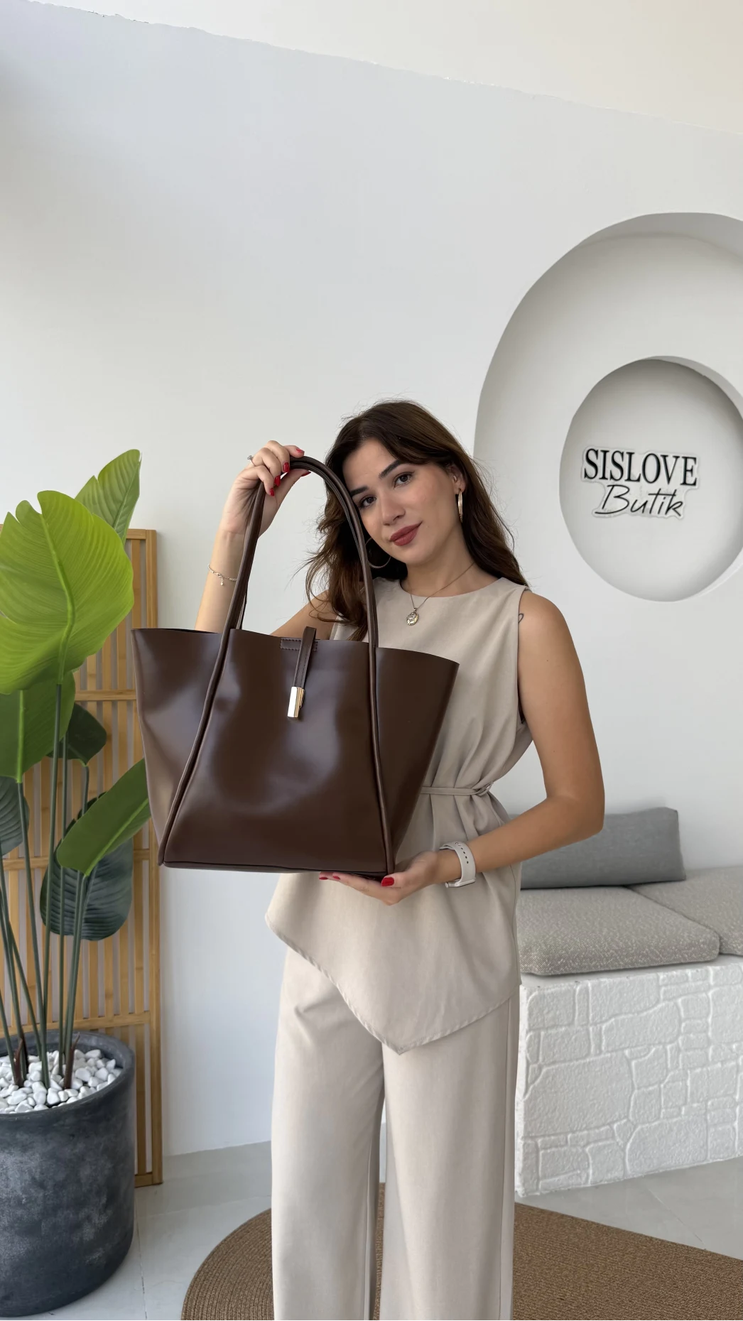 Nora Tokalı Büyük Boy Çanta - Kahve