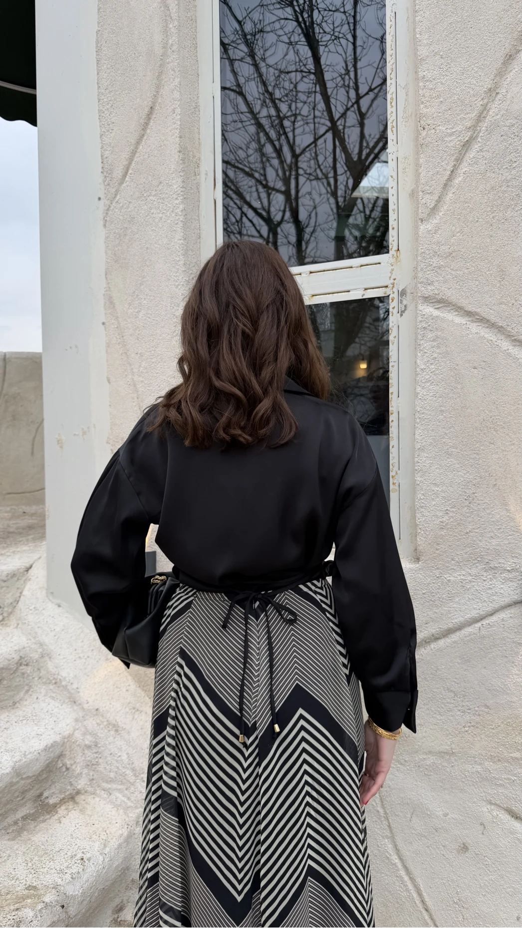 Odın Bağcıklı V Yaka Saten Gömlek - Siyah - Kod: 5022