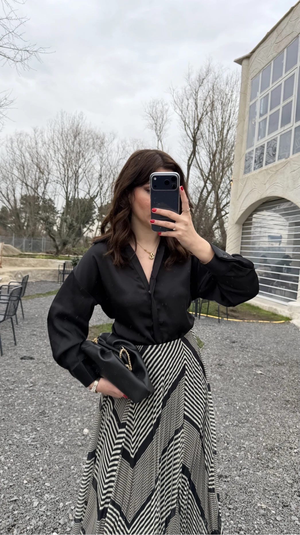 Odın Bağcıklı V Yaka Saten Gömlek - Siyah - Kod: 5022