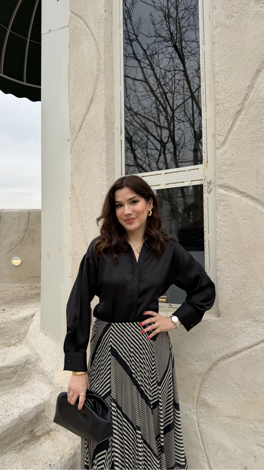 Odın Bağcıklı V Yaka Saten Gömlek - Siyah - Kod: 5022