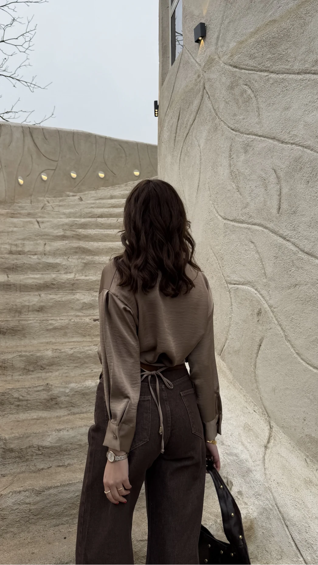 Odın Bağcıklı V Yaka Saten Gömlek - Vizon - Kod: 5022