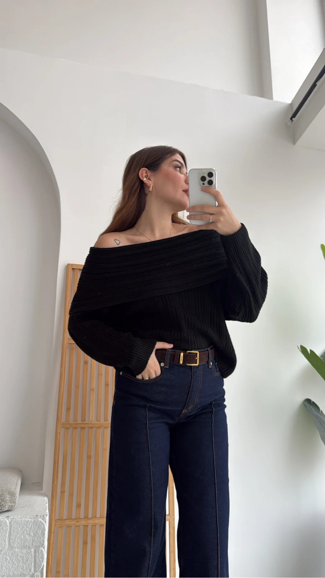 Omzu Açık Fitilli Kazak - Siyah