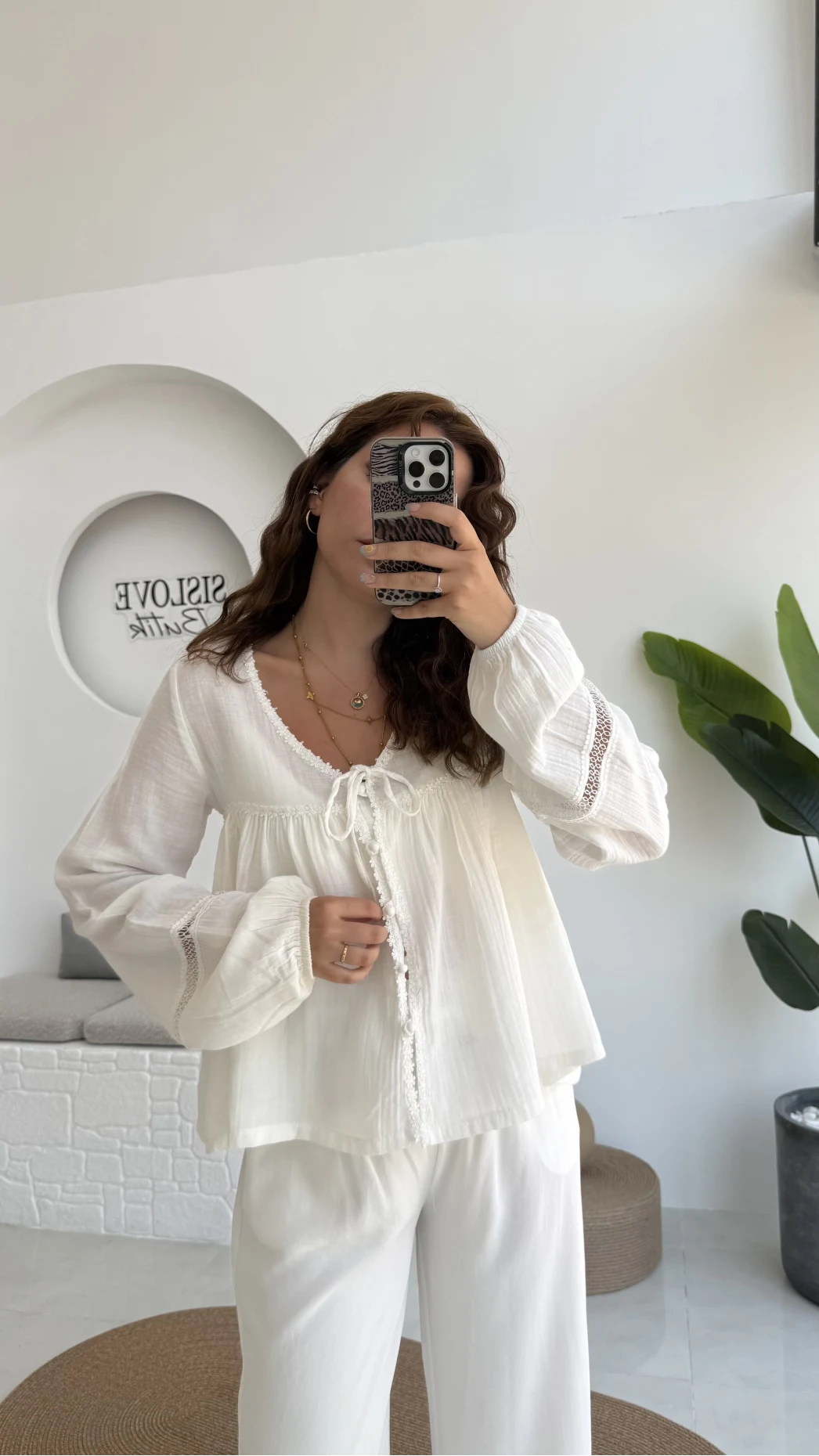 Peri İnci Detay Beyaz Bluz