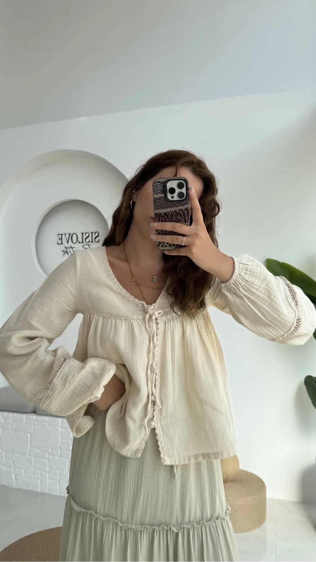 Peri İnci Detay Krem Bluz