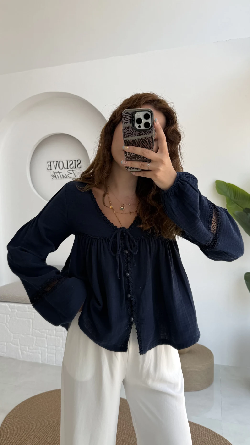 Peri İnci Detay Lacivert Bluz