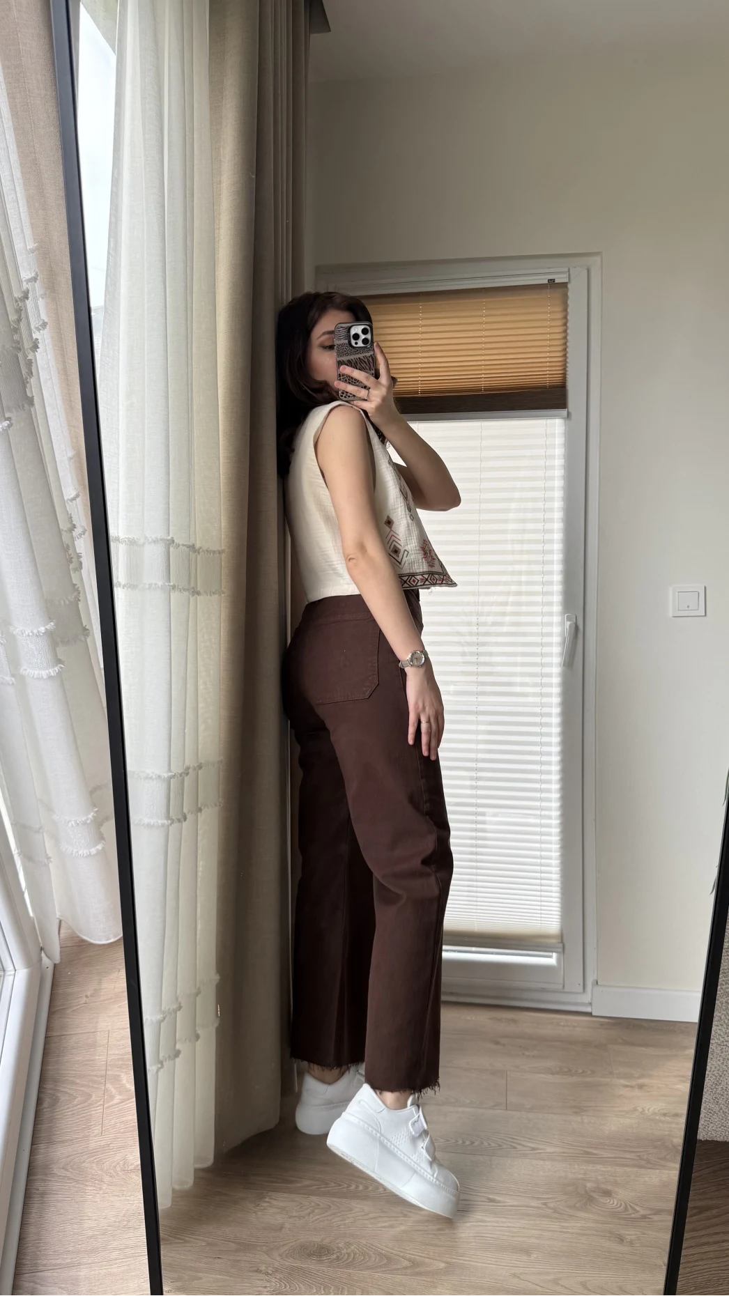 Önü Cepli Tasarım Acı Kahve Jean