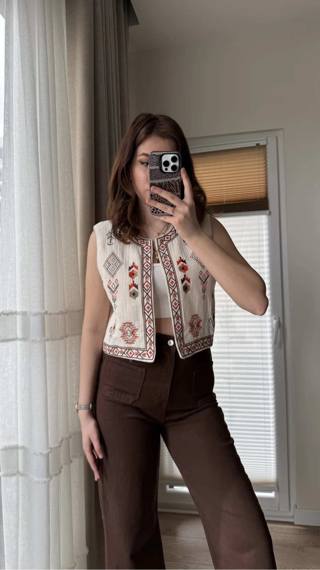 Önü Cepli Tasarım Acı Kahve Jean