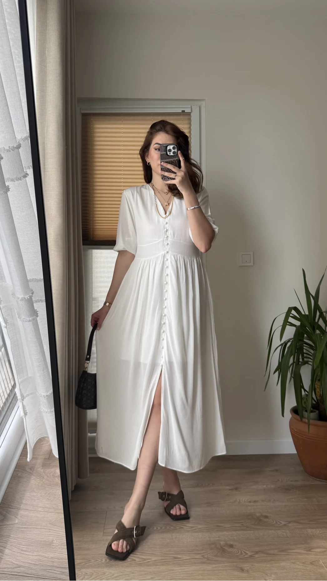 Önü Düğme Detay Beyaz Elbise