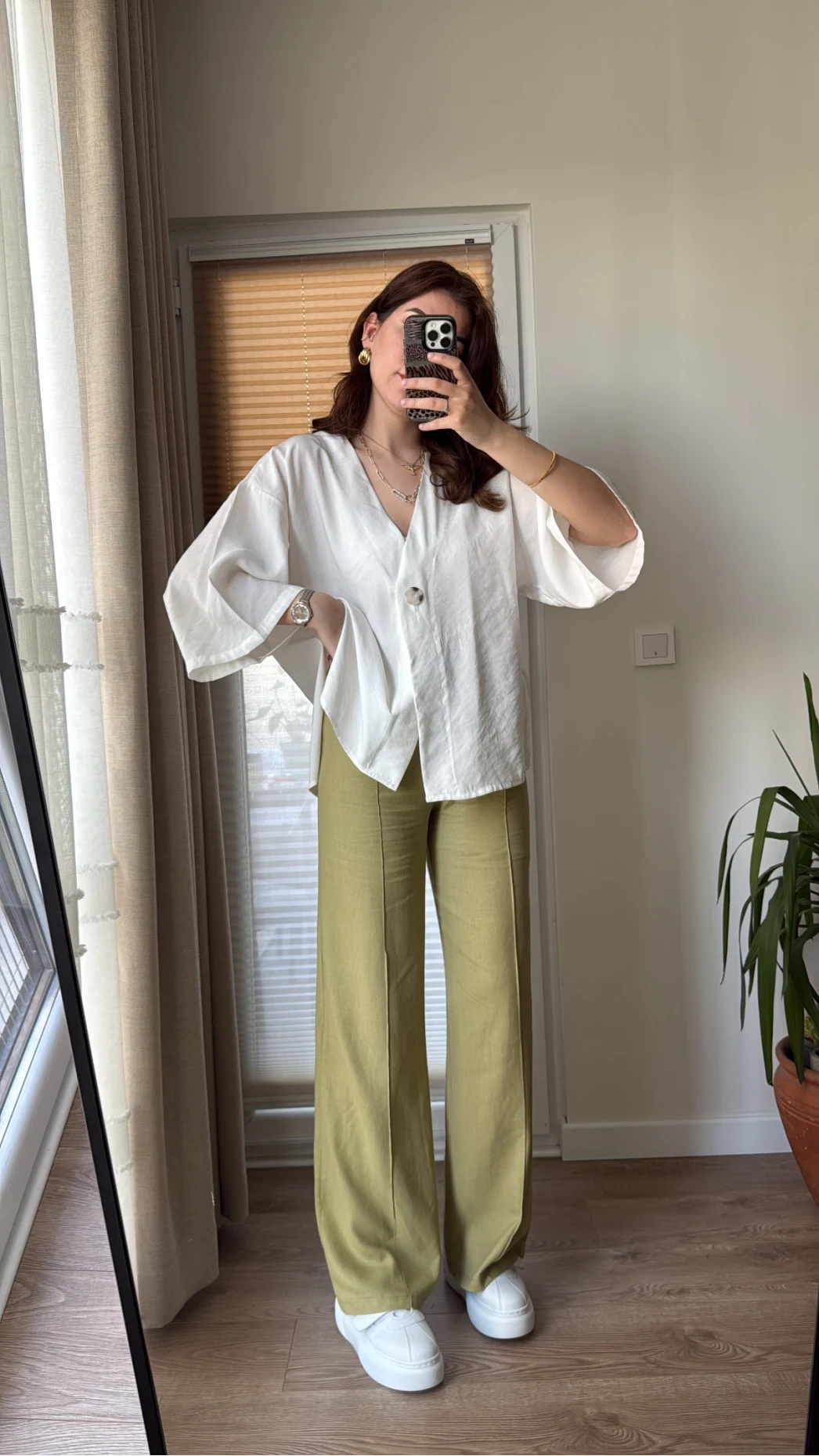 Önü Düğmeli Gömlek - Beyaz