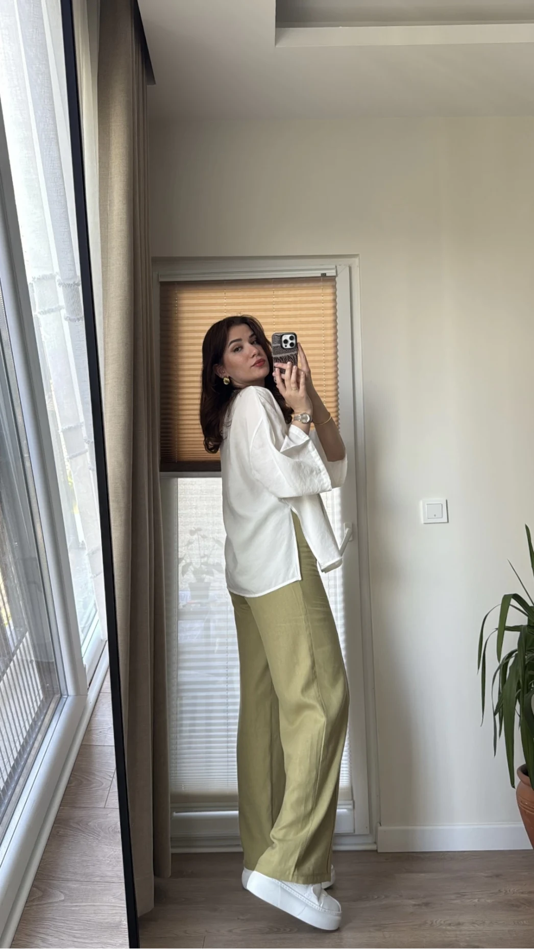 Önü Düğmeli Gömlek - Beyaz