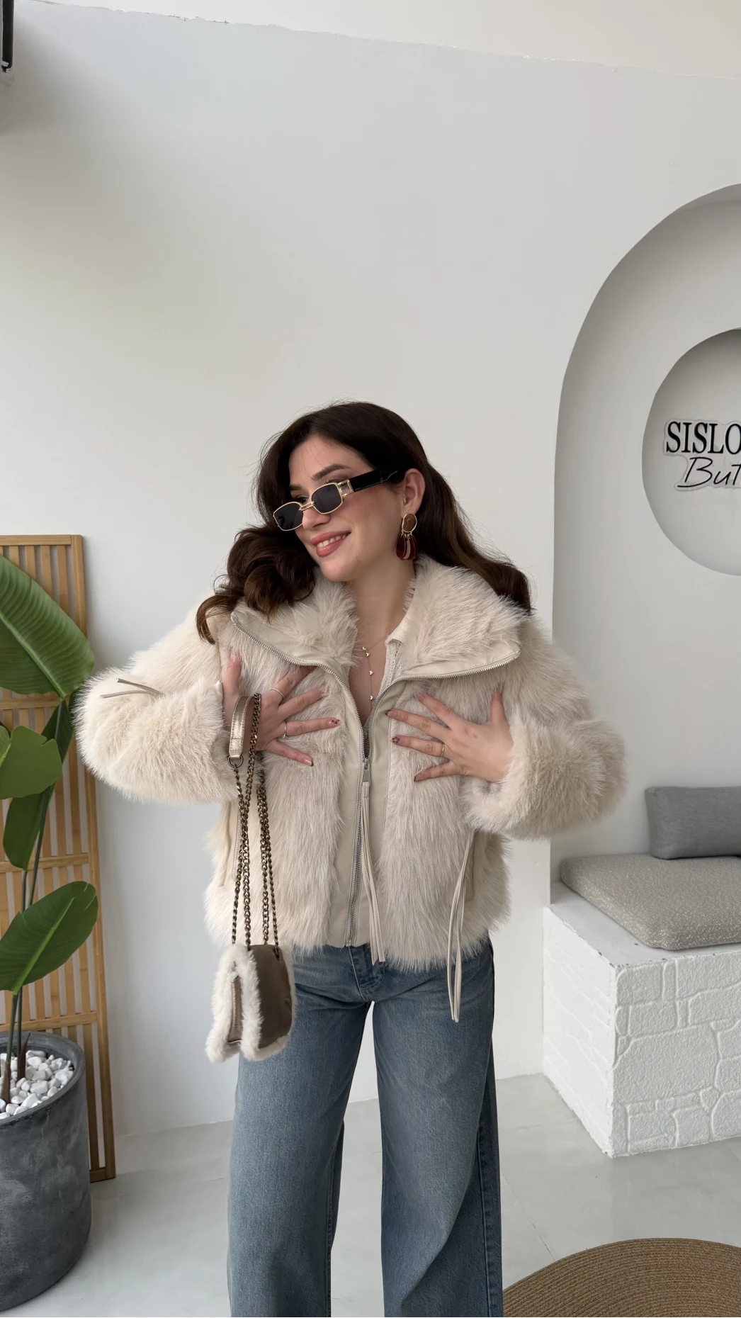 Paul Deri Detay Kürk Mont - Bej - Kod: 2709