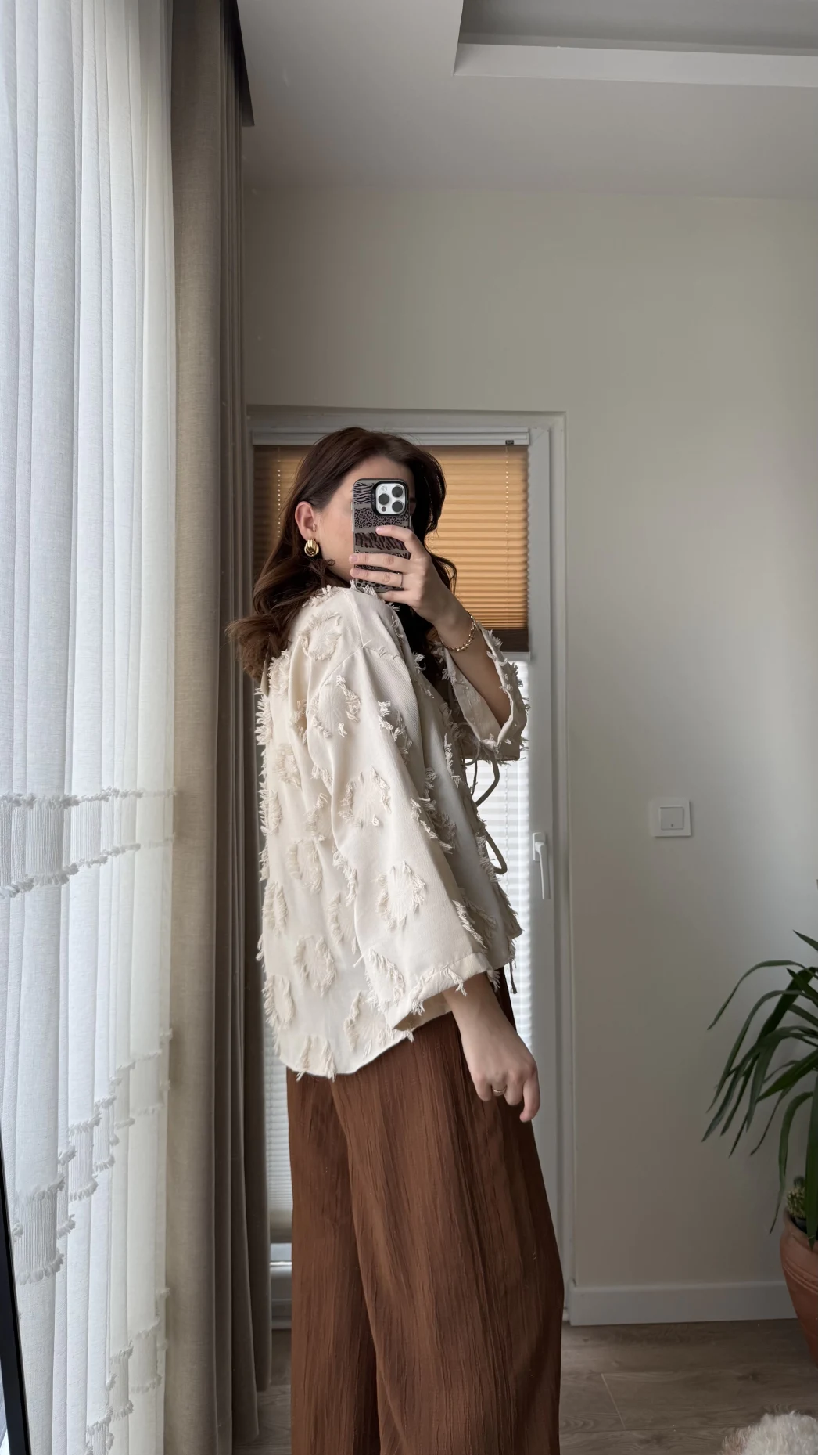 Püskül Detay Bağlamalı Gömlek Krem