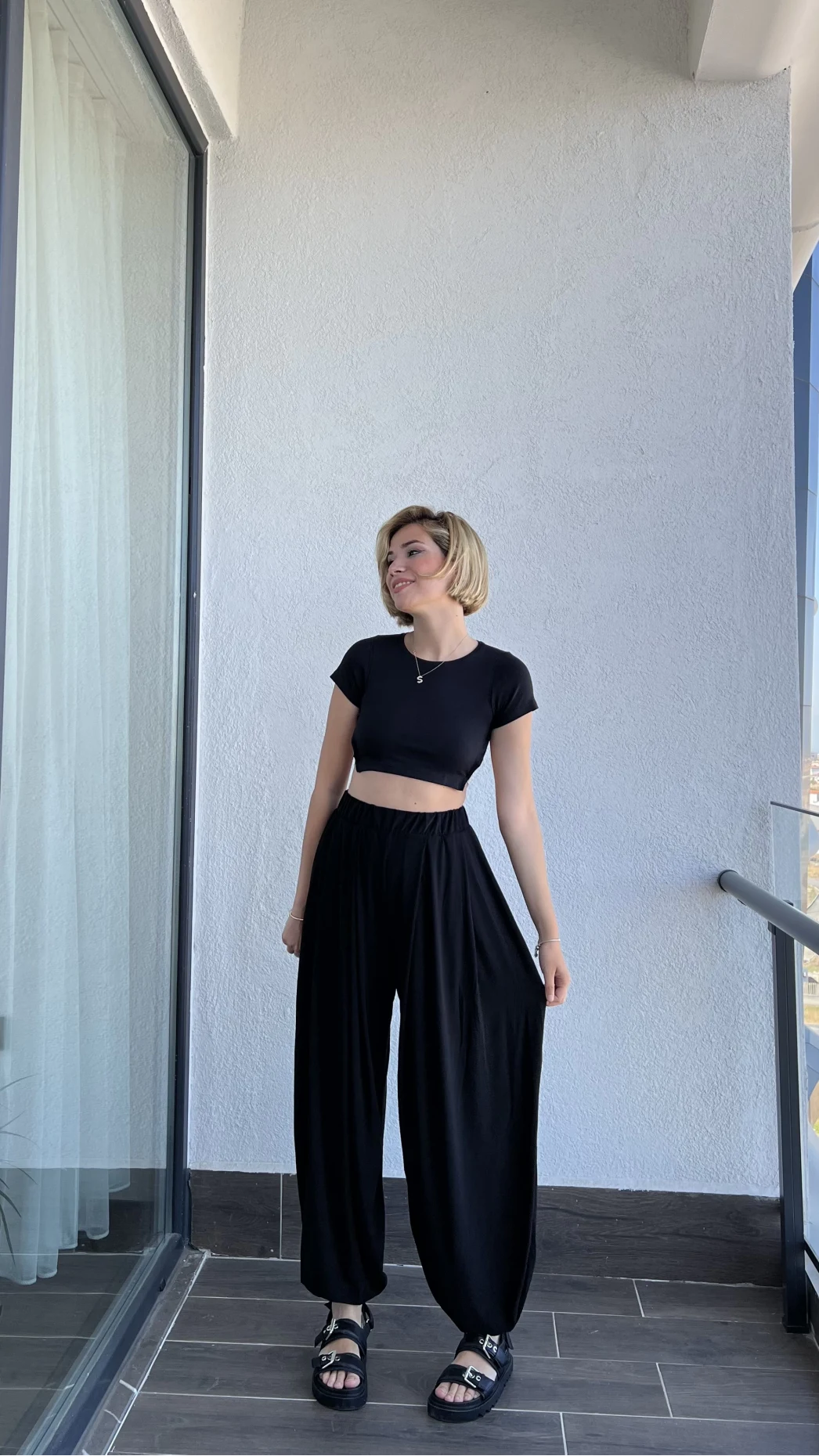 Rapsy Siyah Dökümlü Model Pantolon